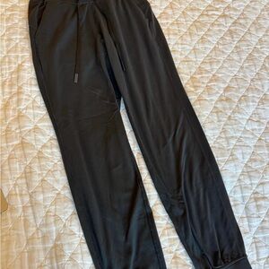 Lululemon charcoal Joggers size 4